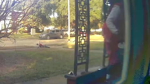 Man with Pants Not Pulled Up Casually Steals Package