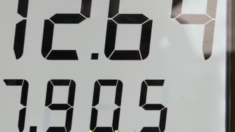 A Voltage Test Made Certain Liquids Shift Their Appearance ⚡