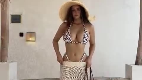 Hot Viral girl hot moves #shorts #viral