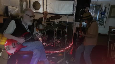 =Mannah Pariah=...She's Alright!