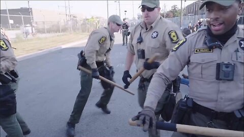 Cook County Sheriffs w/ Batons & Protesters Clash Outside ICE Facility - CHICAGO 