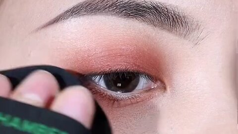 how to apply perfect eye shades