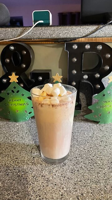 Elf Hot Cocoa Day 12: Hot Cocoa Float
