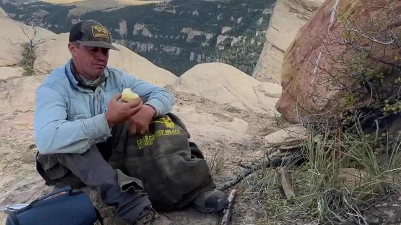 Lunchtime on a Ranch is a little different than other jobs. cartercountrymeats.com