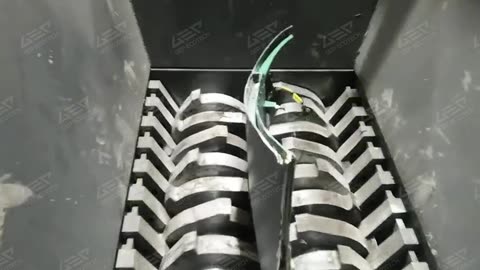 Heavy-Duty Twin Shaft Metal Shredder: Power Through Your Toughest Scrap