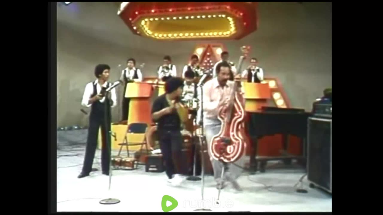 "Se S0licita Un N0vio" (1983) - 0scar De Le0n