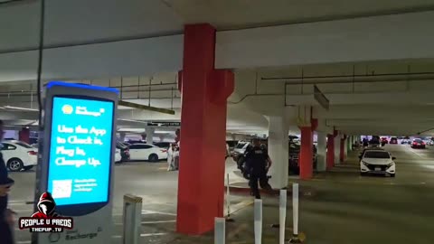 A citizen "child predator catcher" peoplevpreds captured the moment police