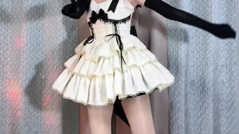 Charming White Pleated Skirt Sensual NewJeans Dance - Daily Beauty EP 487