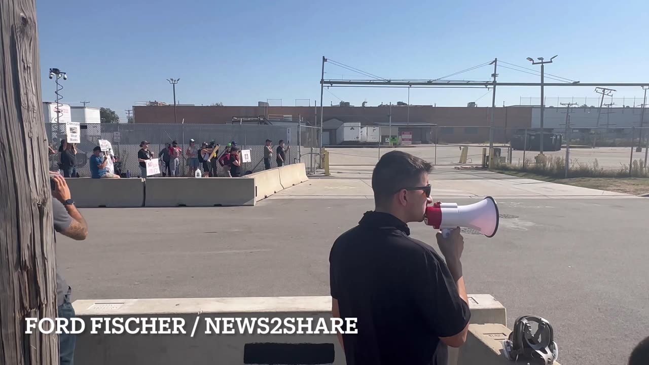 Police have ENDED the turmoil and insurgency at ICE Broadview, Illinois