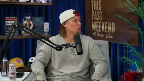 Distraction: Modern Life's Coping Mechanism - Louis C K and Theo Von #distraction