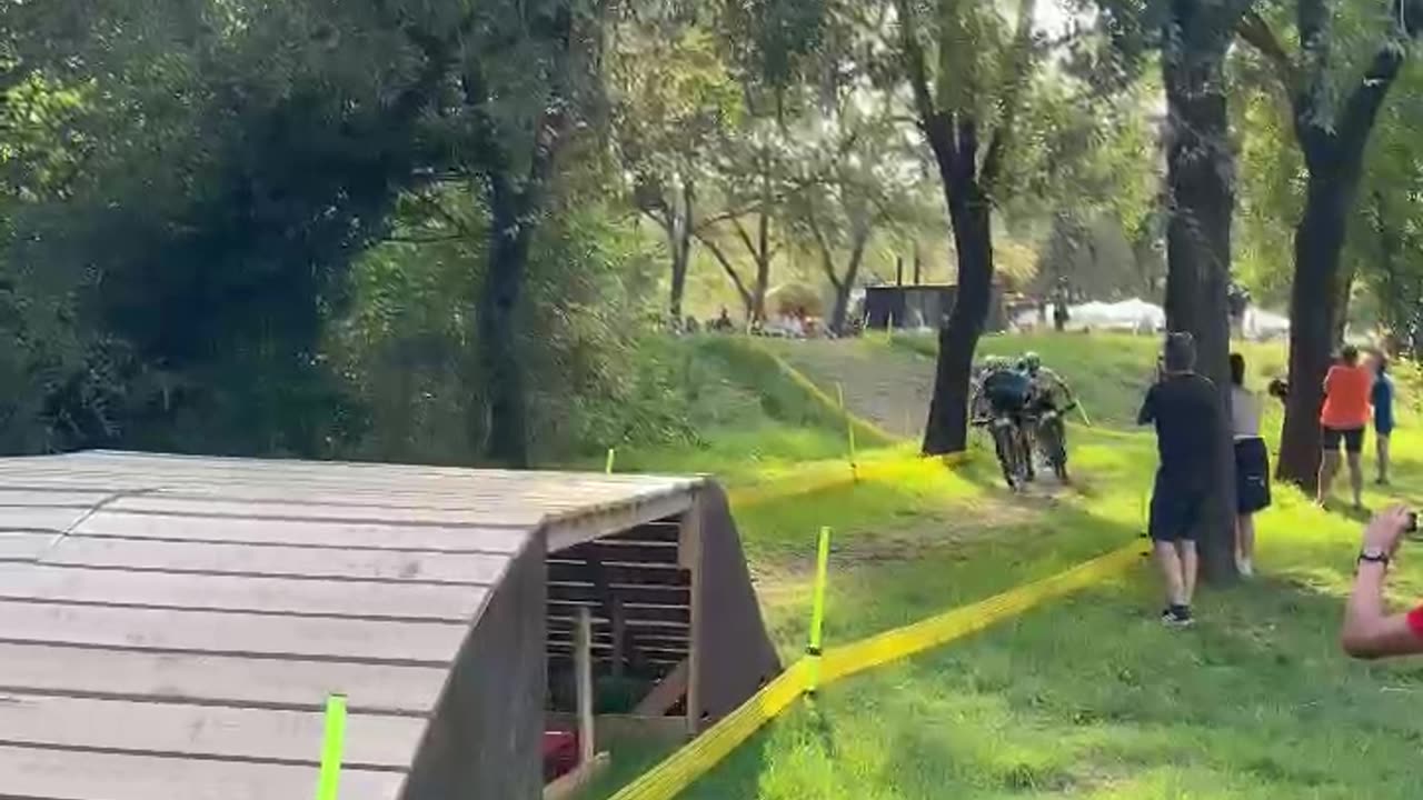 Final Round Bike Race Crash