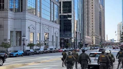 ICE in Chicago tried to kidnap a food delivery worker but they are too slow