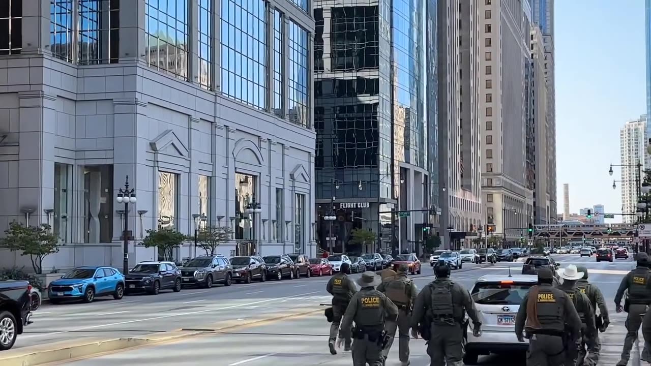 ICE in Chicago tried to kidnap a food delivery worker but they are too slow