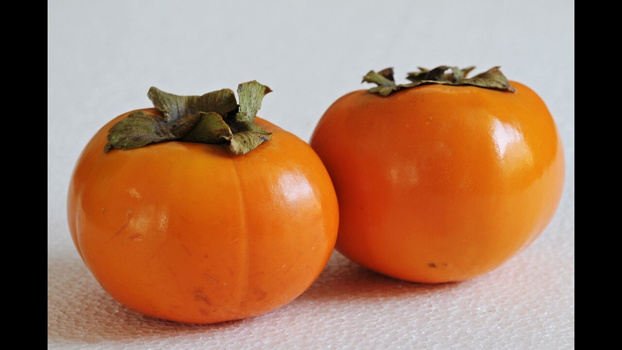 Health benefits of Japanese persimmons. #PersimmonLove #KakiFruit