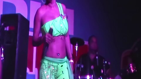 Sandra Sandoval - Julio (Live 2010 In Panama. Focused only on her body NOT face)