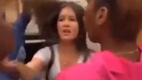 White Girl Brutally Assaulted By Diversity For No Reason