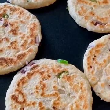 “How to Make Soft & Tasty Coconut Roti | Sri Lankan Street Food”