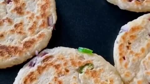 “How to Make Soft & Tasty Coconut Roti | Sri Lankan Street Food”