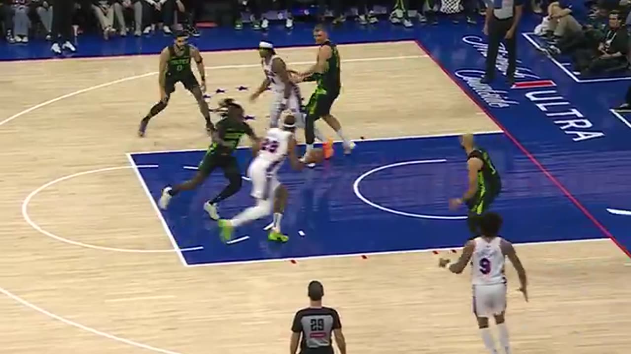 NBA - Sweet cut. Sweet pass. Sweet dunk. Council IV finds Yabusele for the stuff!