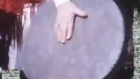 Tepsije: the trays-pinning song of Kosovo, 1975.