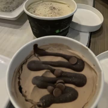 Frozen Cakes Delight at Greenwich: A Cool Treat for All Seasons!