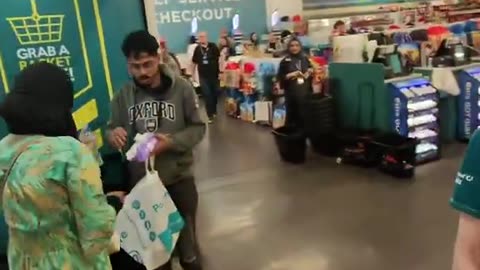 Muslim teens go into a Manchester Poundland to wind up staff for "clicks" on their tik tok