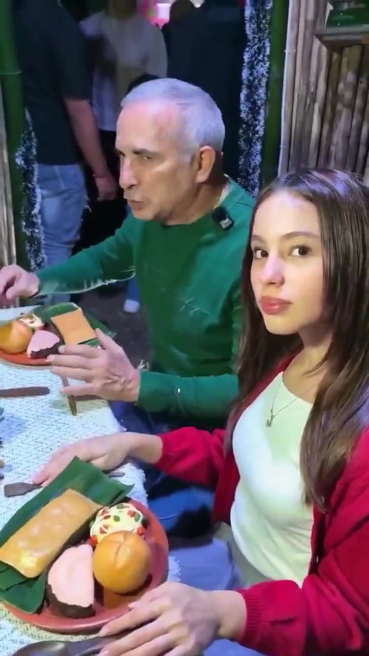 Venezuelan Governor Freddy Bernal Eats Early Christmas Meal With His Family... Except It’s Plastic