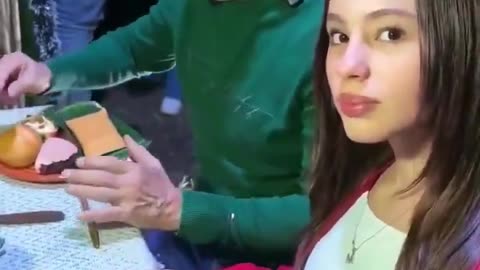 Venezuelan Governor Freddy Bernal Eats Early Christmas Meal With His Family... Except It’s Plastic