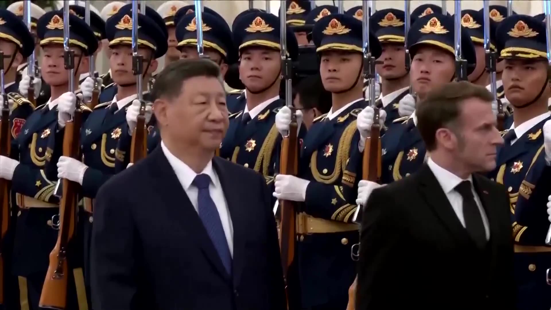 Xi welcomes Macron as China, France seek closer ties