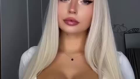 Beaty Fashion Girl New Model Lifestyle 2025