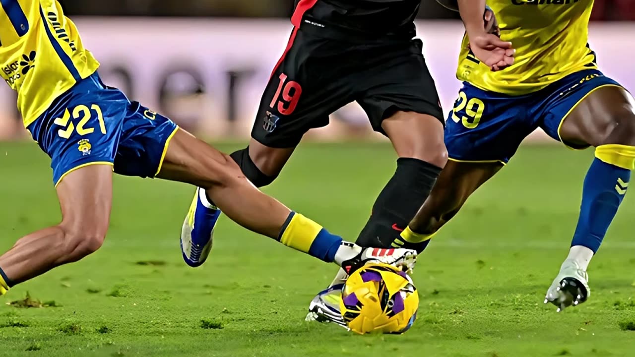 🔥 ¡LAMINE MUESTRA SU PIE SANGRANDO TRAS UN PISOTÓN QUE NO FUE NI FALTA! 😱🔵🔴