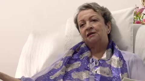 La Comunión en la Mano es una Obra de Satanás - Catalina Rivas