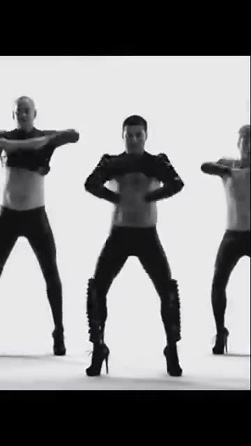 zelensky doing his job before take on the ukraine army/ pasado y presente rosa de zelensky