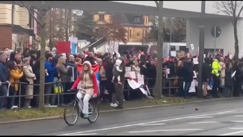 БЛОКАДИ И ПРОТЕСТИ В СЪРБИЯ