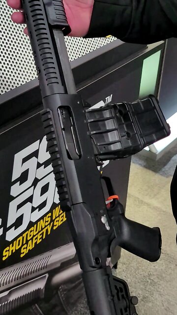 Catching Eyes at GAOS: The Mossberg 590RM! 👀
