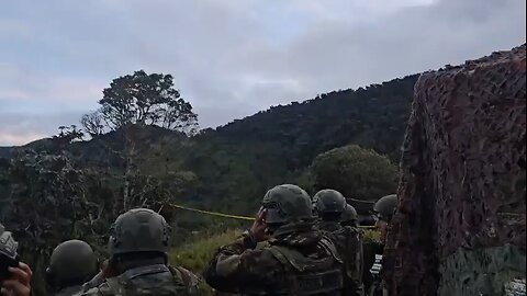 The Ecuadorian Army's artillery corps spectacularly fires
