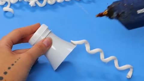 A paper light that gives your room a whole new vibe 💛