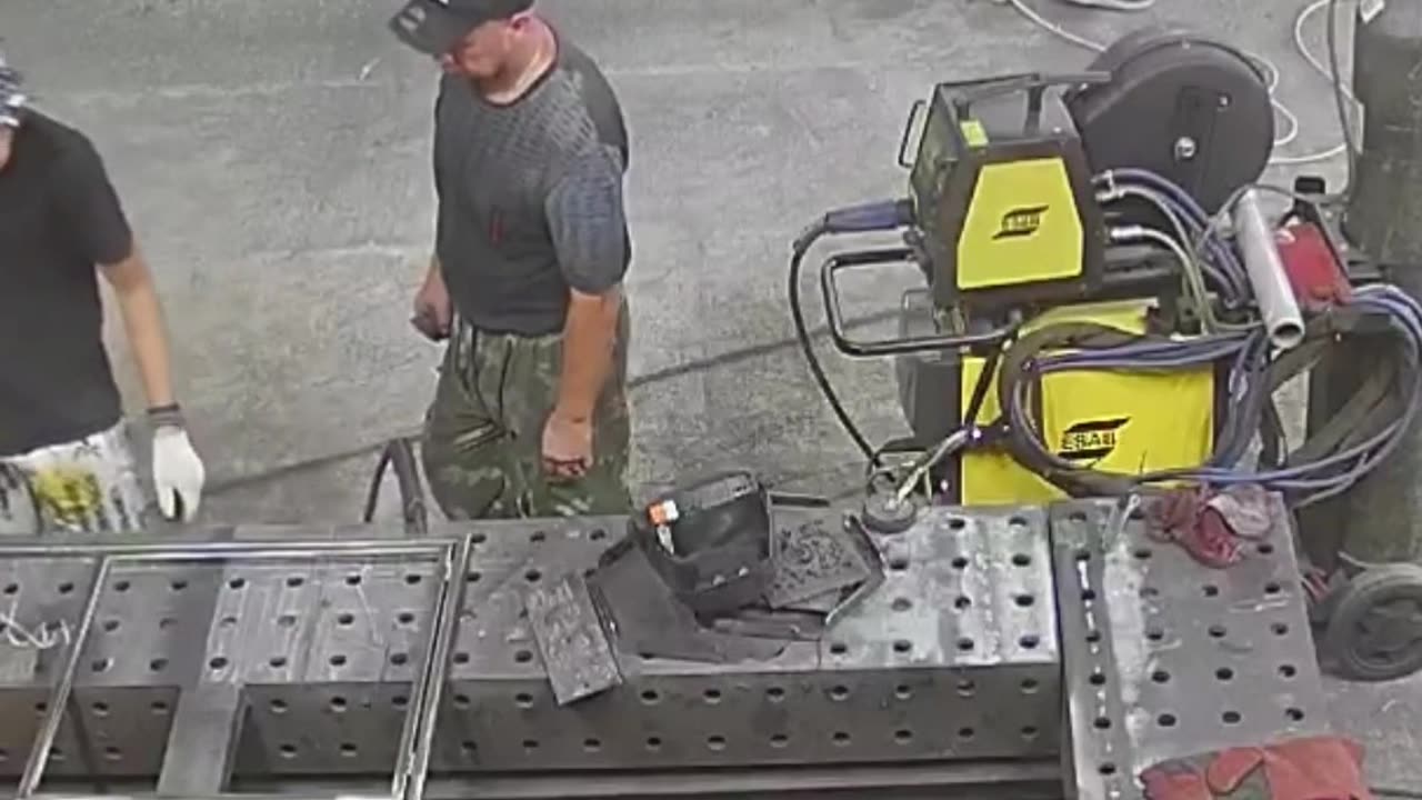 Лазерные ворота, искусство и надежность для вашего дома.