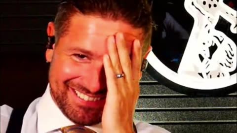 Border Policies: Shocking Reactions & Bilingual Humor!