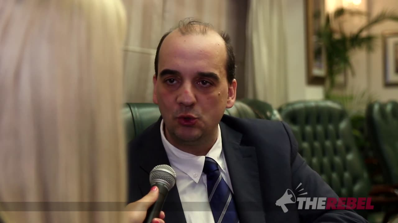 Lauren Southern UN E-Cigs