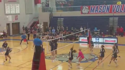 Skyline High School ( @A2schools ) in MI is under fire after it was discovered that a MALE