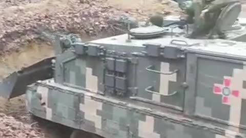 🇺🇦🚜 Ukraine Russia War | Rare Ukrainian BREM-84 Building Trenches | RCF