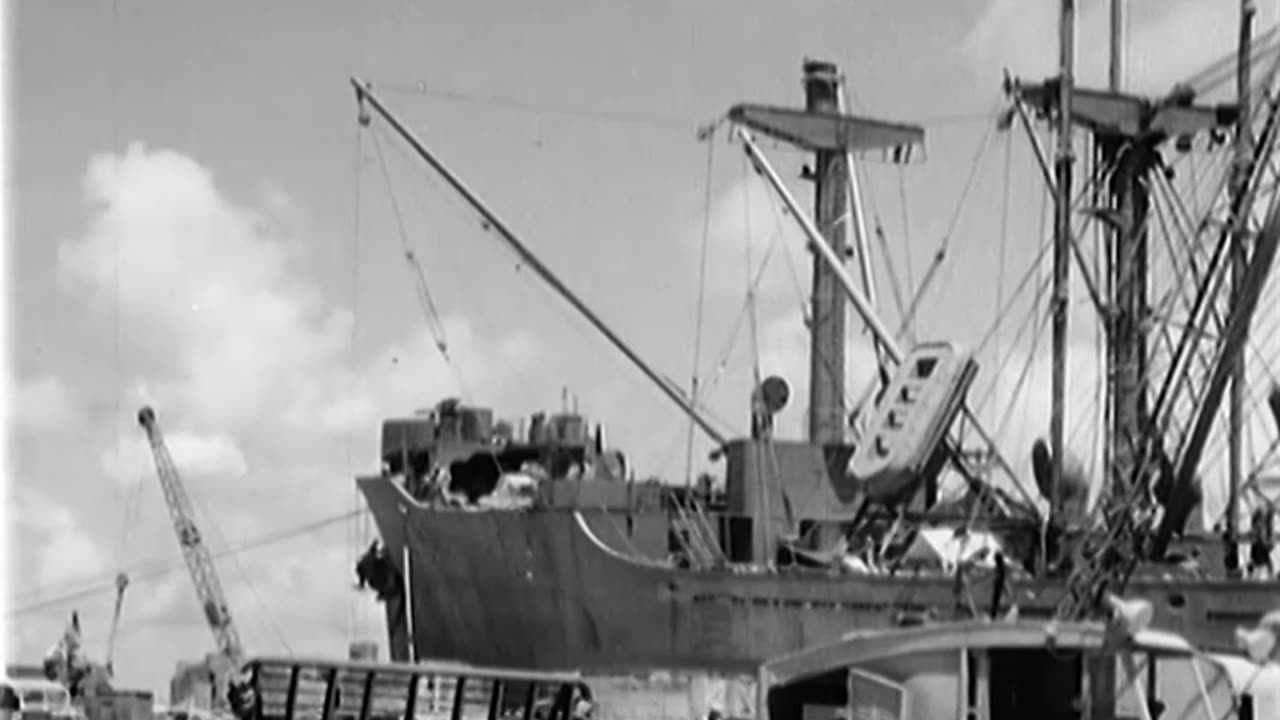 RAID ON PANAPE, SEN... - RAID ON PANAPE, SENYAVIN ISLANDS, EAST CAROLINE ISLANDS, WES - 111-adc-2536