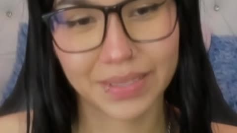 Too pretty to be mean 💅