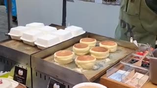 Fluffy Heaven! Japanese Souffle Pancakes on the Streets of Myeongdong, Seoul 🥞✨