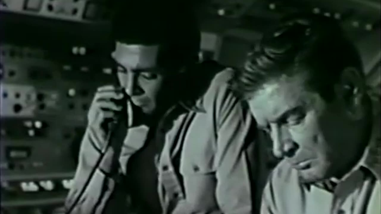 Voyage to the Bottom of the Sea, " No Escape From Death "