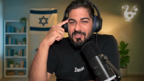 Muslim Mayor Thought He Could Protest In NYC, Real NYer CHASES Him Out!