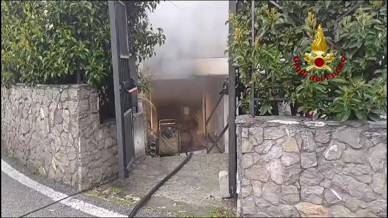 Mercato San Severino (SA) - FIAMME IN UN ALBERGO NEL SALERNITANO (15.02.25)