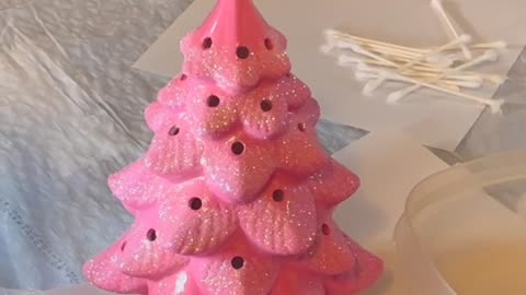 ✨ Part 2/3: Adding the sparkle! This pink ceramic Christmas tree gets its glitter glow-up