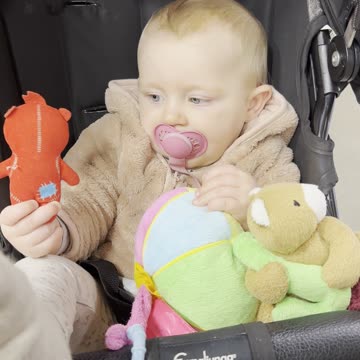 That face says everything 😂 Baby Kayla can make boredom look adorable.